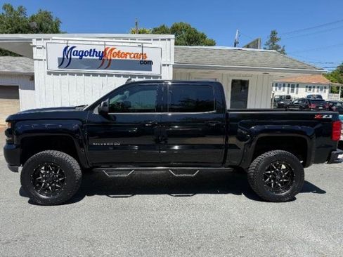 Used 2018 Chevrolet Silverado 1500 LT w/ All Star Edition AWD/4WD image 14