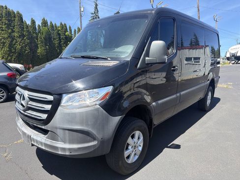 Used 2020 Mercedes-Benz Sprinter 2500 image 1
