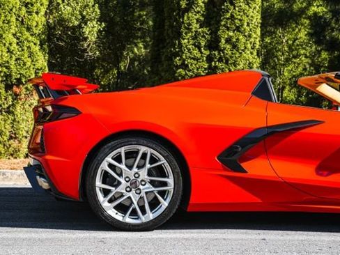 Used 2024 Chevrolet Corvette Stingray Premium Conv w/ Z51 Performance Package RWD image 13