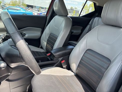 Used 2021 Nissan Kicks SR w/ SR Premium Package FWD image 11