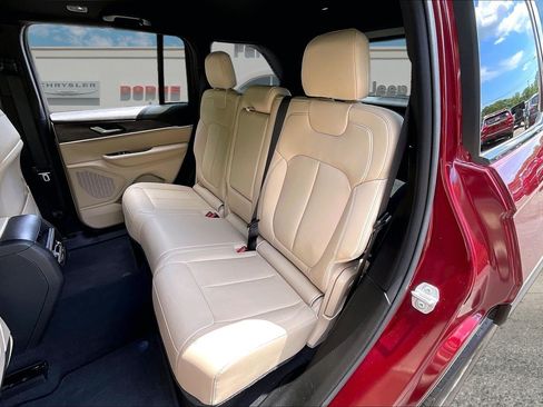 Certified 2023 Jeep Grand Cherokee Limited AWD/4WD image 23