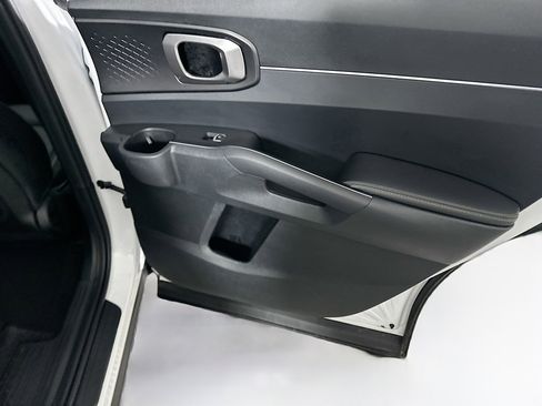 Used 2024 Kia Sorento S image 30