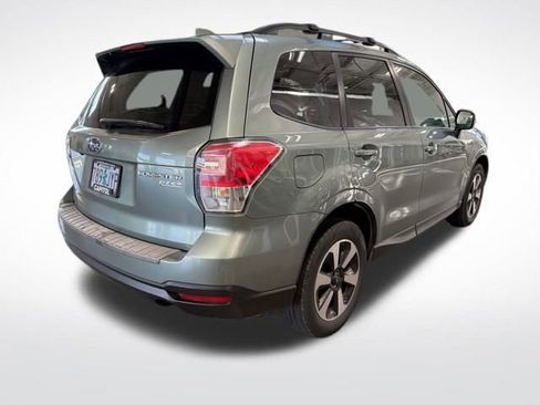 Used 2017 Subaru Forester 2.5i Premium image 4