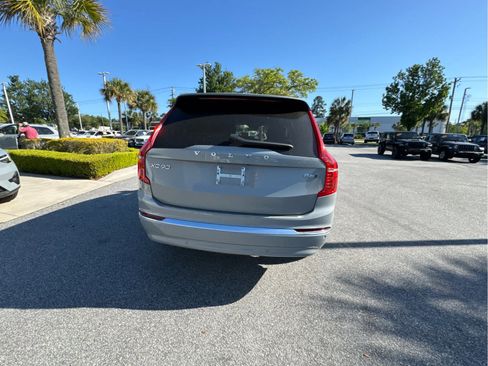Certified 2024 Volvo XC90 B6 Ultimate w/ Lounge Package image 15