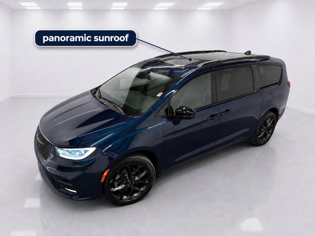 Used 2023 Chrysler Pacifica Limited w/ Uconnect Theater Family Group AWD/4WD image 4