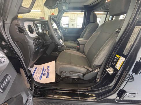 Certified 2025 Jeep Wrangler Unlimited Sahara AWD/4WD image 16