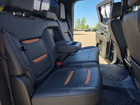 Used 2023 GMC Sierra 1500 AT4 w/ AT4 Premium Package AWD/4WD image 11