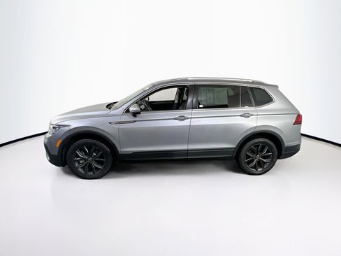 Used 2023 Volkswagen Tiguan SE AWD/4WD image 8