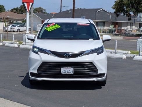 Certified 2026 Toyota Sienna LE FWD image 2