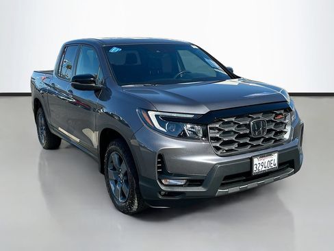 Certified 2025 Honda Ridgeline TrailSport image 3