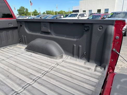 Used 2018 GMC Sierra 1500 SLT w/ SLT Premium Package AWD/4WD image 12