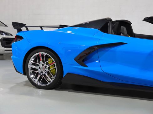 Used 2022 Chevrolet Corvette Stingray Convertible w/ 1LT RWD image 32