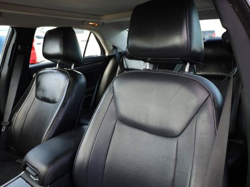 Used 2016 Chrysler 300 C RWD image 6