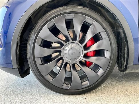 Used 2023 Tesla Model Y Performance AWD/4WD image 10