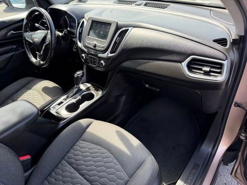 Used 2019 Chevrolet Equinox LT FWD image 16
