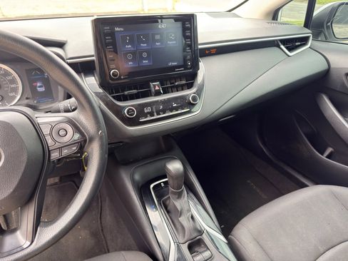 Used 2022 Toyota Corolla LE FWD image 15