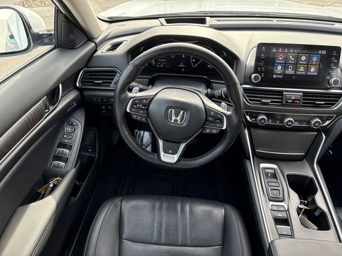 Used 2022 Honda Accord Touring image 13