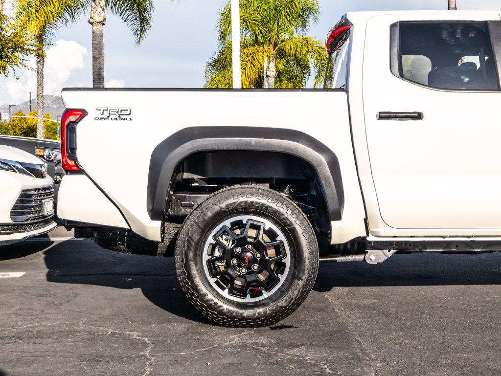 Used 2025 Toyota Tacoma TRD Off-Road AWD/4WD image 6