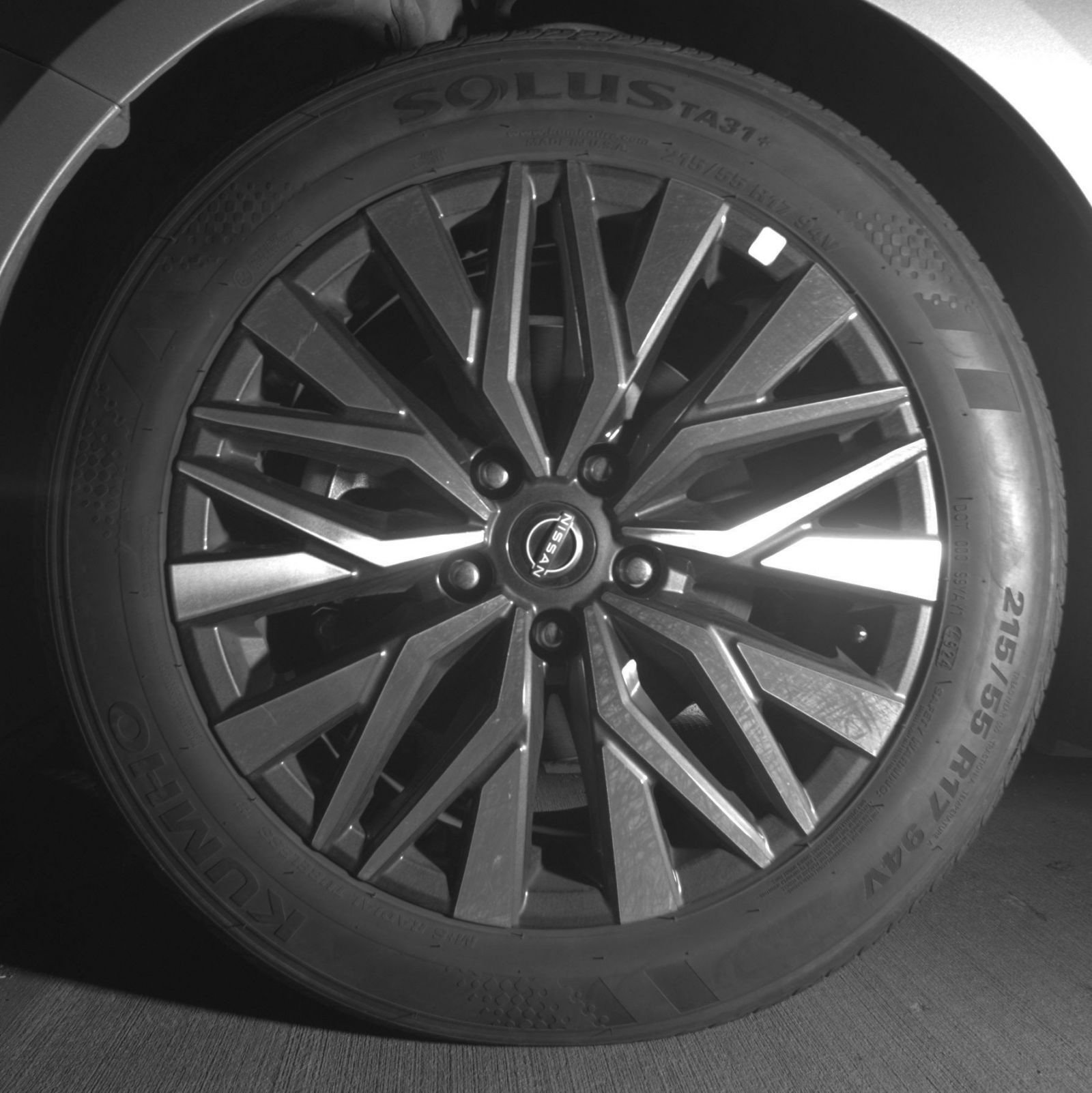 Used 2025 Nissan Altima 2.5 SV FWD image 13
