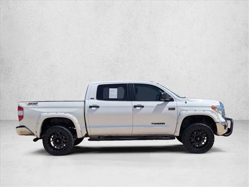 Used 2016 Toyota Tundra SR5 image 4