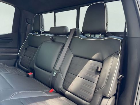 New 2026 GMC Sierra 1500 AT4X w/ AT4X AEV Edition AWD/4WD image 16