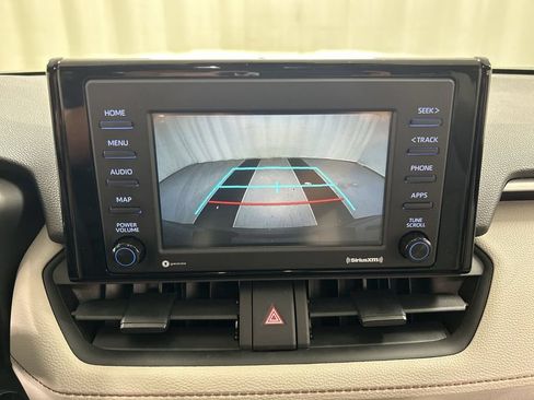 Used 2022 Toyota RAV4 XLE w/ Convenience Package AWD/4WD image 15