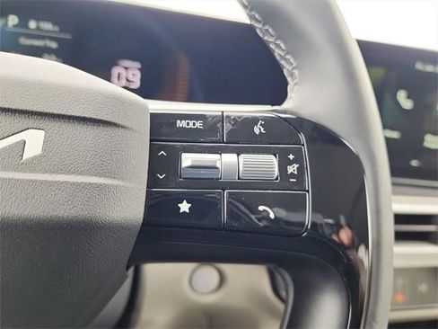 New 2026 Kia Sorento S w/ S Panoramic Sunroof Package FWD image 25