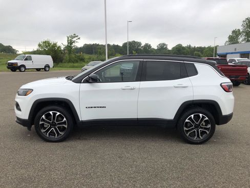 Used 2023 Jeep Compass Limited AWD/4WD image 2