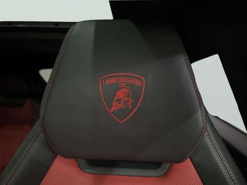 Used 2019 Lamborghini Urus AWD/4WD image 34