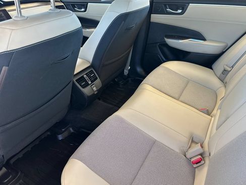 Used 2018 Honda Clarity Plug-In Hybrid image 12