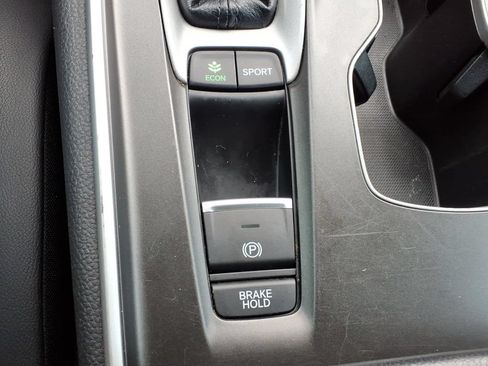 Used 2018 Honda Accord Sport image 25