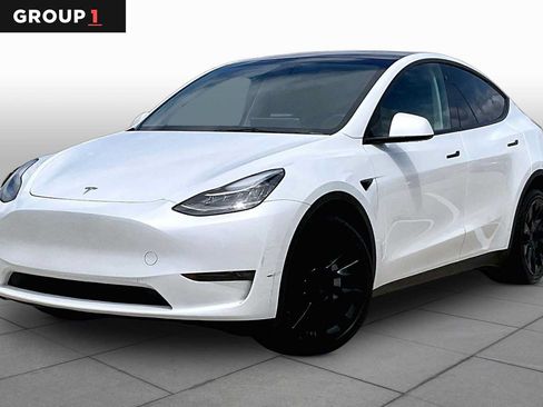 Used 2023 Tesla Model Y AWD image 1