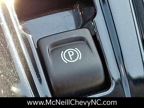 Used 2022 Chevrolet Bolt EUV Premier w/ Sun & Sound Package image 27