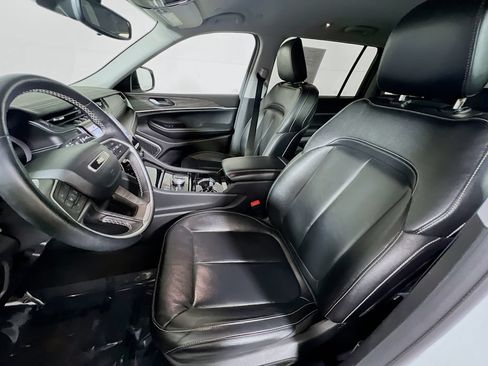 Used 2022 Jeep Grand Cherokee L Limited AWD/4WD image 18