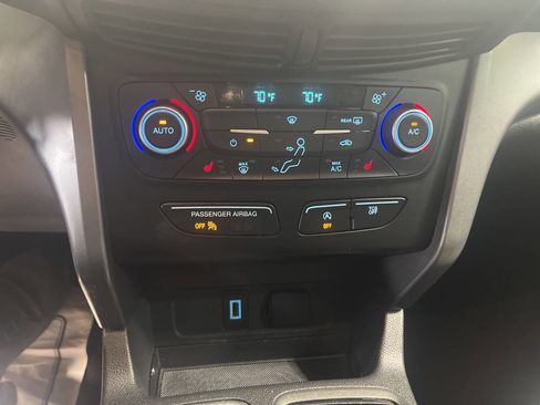 Used 2018 Ford Escape SE image 14
