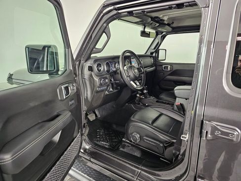 Used 2023 Jeep Wrangler Unlimited Sahara w/ Cold Weather Group AWD/4WD image 22