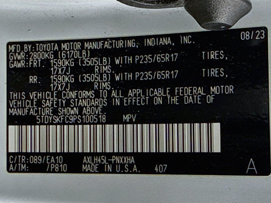 Used 2023 Toyota Sienna XLE AWD/4WD image 38