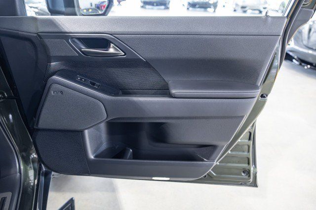 Used 2025 Lexus GX 550 w/ Cold Area Package AWD/4WD image 39
