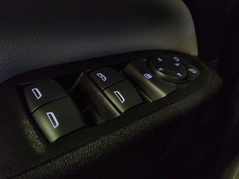 Used 2020 Chevrolet Equinox LT image 27