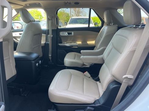 Used 2023 Ford Explorer Limited w/ Limited Technology Package image 12