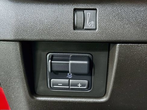 Used 2025 GMC Canyon AT4 w/ Nightfall Edition AWD/4WD image 19