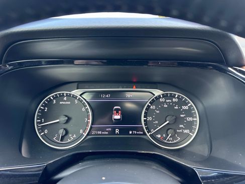 Used 2022 Nissan Pathfinder Platinum image 31