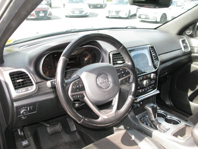Used 2020 Jeep Grand Cherokee Altitude AWD/4WD image 13
