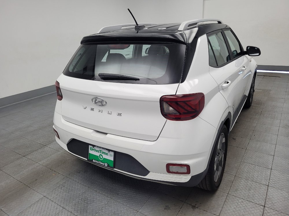 Used 2023 Hyundai Venue Limited FWD image 7
