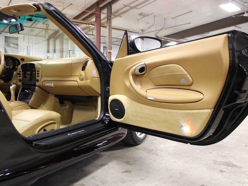 Used 2002 Porsche 911 Cabriolet image 32