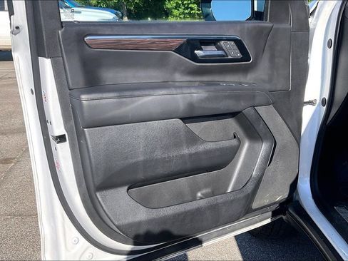 Used 2025 Chevrolet Tahoe Z71 AWD/4WD image 22