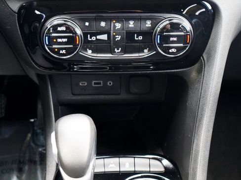 Used 2023 Buick Encore GX Select w/ Sport Touring Package image 17