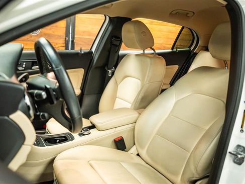 Used 2020 Mercedes-Benz GLA 250 4MATIC image 10