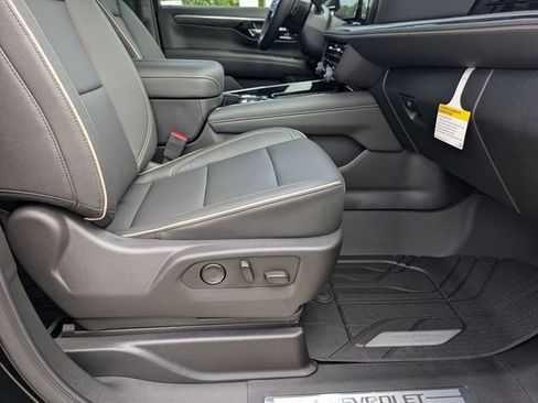 New 2026 Chevrolet Suburban Premier AWD/4WD image 44