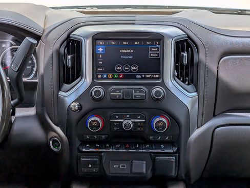 Certified 2019 Chevrolet Silverado 1500 LTZ w/ LTZ Premium Package AWD/4WD image 16